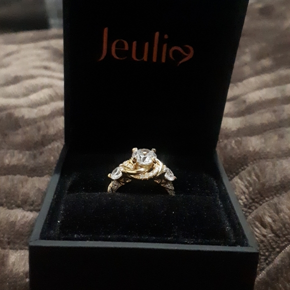 Jeulia Floral Halo Round Cut Sterling Silver Ring - Picture 3 of 7